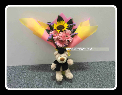 Graduation Bear w Fresh Flower   - BBQ1365